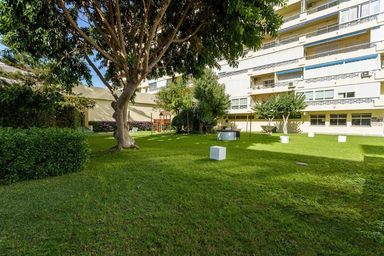 Malagasuite Carihuela Seaviews Торремолинос Экстерьер фото