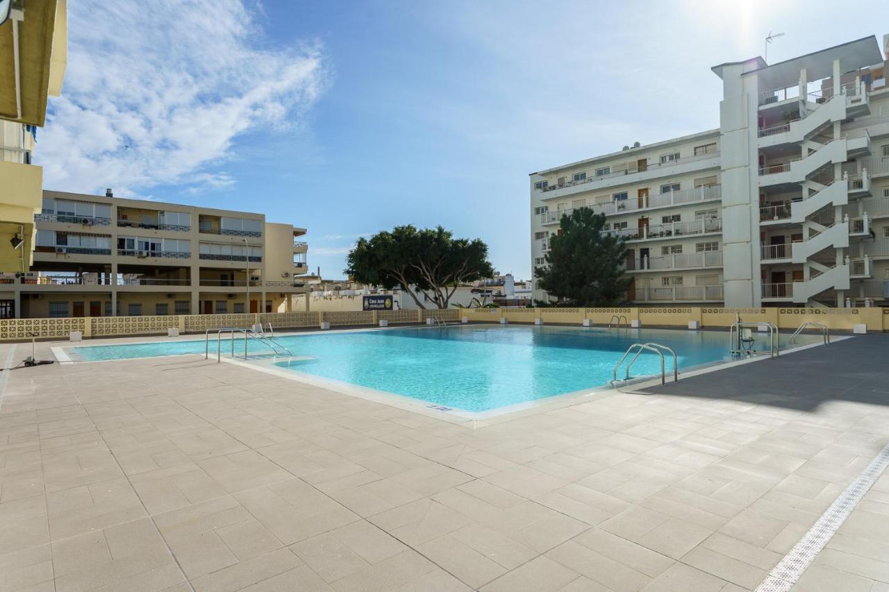 Malagasuite Carihuela Seaviews Торремолинос Экстерьер фото